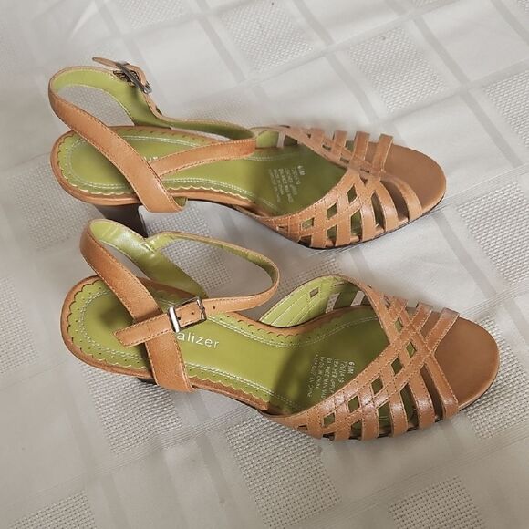 Naturalizer Women's Tan Strappy Sandals - Picture 6 of 16